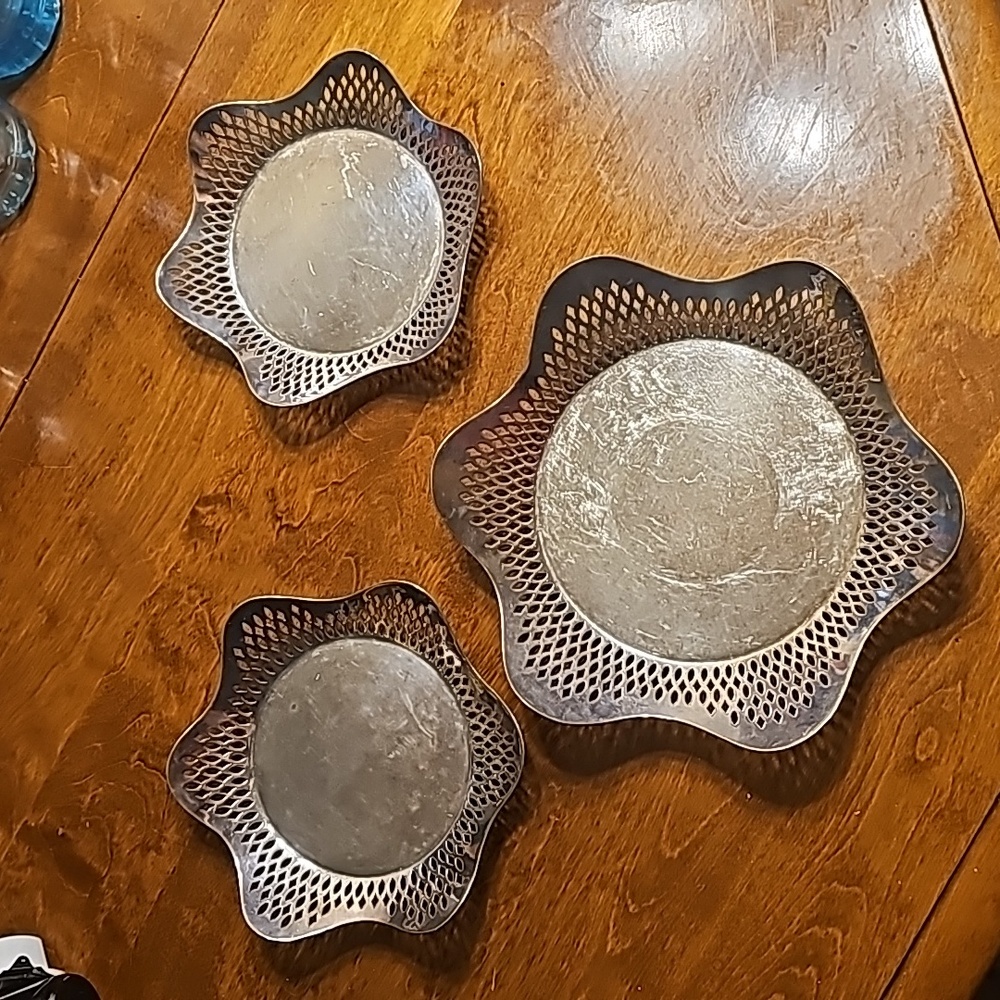 Set of 3 Martin Hall & Co Silver EP Chargers Serving Dishes Scallop Peirced Edge